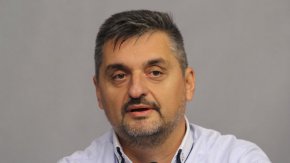 Добрев сравни управлението на кабинета в оставка с полета между Скопие и Софи