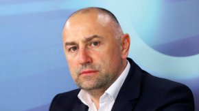 

Каримански допълни, че на този етап не е имало възможност да бъдат обсъдени тези въпроси, тъй като е имало работа в Комисията по бюджет и финанси