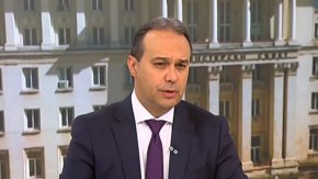 
Той коментира и актуалната политическа обстановка у нас