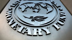 
МВФ прогнозира, че освен ако течният природен газ не бъде споделен и цените не бъдат изкуствено задържани, всяко руско действие за спиране на доставките за Европа ще предизвика икономически свивания с повече от 5% през следващата година в Чехия, Унгария, Словакия и Италия