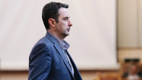 Георги Гвоздейков е депутат от Сливен. По професия е инженер и досега не е бил народен представител.