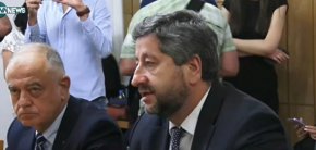 Разговорите между БСП и ДБ се проведоха по политики и програма, а по думите на Корнелия Нинова след това, ако се постигне съгласие, ще продължат, засягайки структурата и състава на на кабинета.