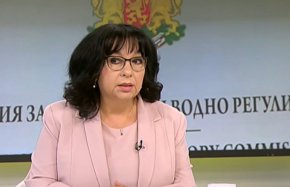 По думите й опозицията не спекулира с темата – решенията на КЕВР наистина били уязвими