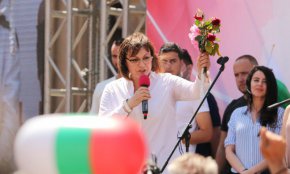 Корнелия Нинова още веднъж заяви, че президентът Румен Радев не е бил прав, когато е заявил, че правителството оставя хаос след себе си.