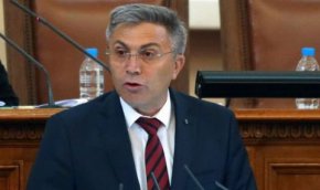 За да има просперитет, трябва да има обединение и диалог, каза Карадайъ и посочи, че нагласата им е за победа на българските граждани, а тя минава през победа на ДПС на изборите. 