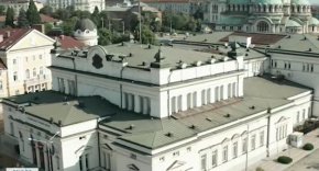 Според Нова тв формацията „Продължаваме Промяната“ е вписана в Софийския градски съд като партия и се очаква да се присъедини към вече регистрираната коалиция. 