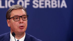 Мироопазващите сили на НАТО в Косово трябва "да си свършат работата" в защита на сръбското малцинство или Белград ще я свърши едностранно, заяви сръбският президент Александър Вучич в неделя.