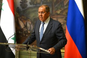 Министърът на външните работи на Русия Сергей Лавров присъства на съвместна пресконференция със сирийския си колега след разговорите им в Москва, Русия, на 23 август. (Natalia Kolesnikova/AFP/Getty Images)