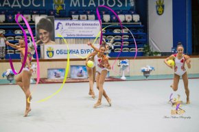 Боряна Калейн завоюва сребърните отличия на обръч и на топка, а Стилияна Николова стана шампионка на бухалки и трета на обръч.