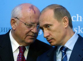 През 1990 г. Горбачов е удостоен с Нобелова награда за мир.