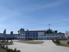  Все още няма информация за смъртни случаи или наранявания на служители на руското посолство, добави той.