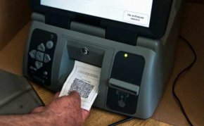
Има такъв народ изпада под бариерата с 3,8%, гласи още проучването.

 