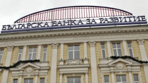 
След като от пресцентъра на Министеството на иновациите и растежа ни отказаха коментар по телефона, от "Дивидент" изпратихме писмено запитване до ведомството, но до публикуването на този материал отговор не беше получен.  
