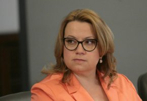 
Припомняме, че първият танкер от САЩ всъщност не е доставял газ в България, тъй като същото правителство не беше договорило,  както и за следващите кораби, за които преговаряше, място за „паркиране”, както се изрази експремиерът Петков