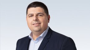 Има много сериозна опасност от тежка рецесия в Европа без по никакъв начин да преувеличаваме този сценарий”, заяви Мирчев, който е водач на листите на “Демократична България” в Бургас и Разград.