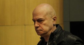 Не забравяйте, че подигравката с българската история и памет и отказът веднага да бъдат защитени правата на българите в Северна Македония, а не някъде в далечното бъдеще, е една от причините, заради които падна правителството на Кирил Петков", пише Слави Трифонов.
