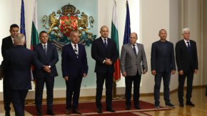 Според него Европа трябва да търси ефективни механизми за минимализирането на последиците от санкциите за собствената си икономика и граждани.