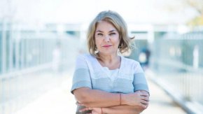 Нейни автори са Силвия Вачкова, Мартина Вачкова и Юрий Дачев.