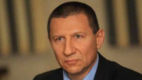 "Отчитайки значителния напредък и развитие на НСлС в последните пет години както в организационно отношение, така и в постигнатите резултати по конкретни досъдебни производства и изпълнение на молби за правна помощ, считаме, че Борислав Сарафов е реализирал един изключително успешен мандат като директор на НСлС", пишат номиниращите го. 