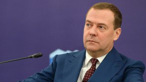 
Хипотетично, ако Украйна представлява заплаха за съществуването на Русия, Москва би могла да използва ядрени оръжия, добави той, но тогава залогът би бил твърде висок, за да се намесят трети страни.