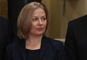 
По думите на Надежда Йорданова, на срещата с представителите на Венецианската комисия за пореден път е станало ясно колко е важно законодателният процес у нас да е качествен, да се чуят всички гледни точки, да се обясни много ясно какви са били съображенията под едно или друго законодателно решение