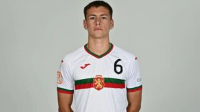 "Голямата ми цел е да пробия в първия състав на Барселона и да стигна до върха", пък казва самият футболист.
Кристиян