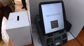 51% от симпатизантите на „Има такъв народ” и този път са дали гласа си за тях. 14 на сто от доскорошните им поддръжници обаче сега са подкрепили ПП, 11% - „Възраждане”, 5% - „Български възход” и 4% - БСП.