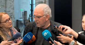 “Тази нощ мина сравнително безболезнено. Нямаме нито една секция, от която да има риск да не вземе днес резултатите”, заключи още говорителят на ЦИК.
