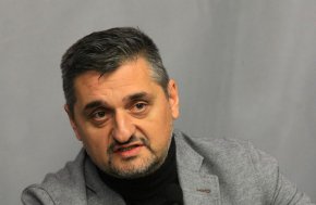 Отново, за да не срами повече ЮФ на СУ е добре Нинова да научи, ако не знае, че призовките на държавното обвинение не подлежат на коментар, а само на изпълнение