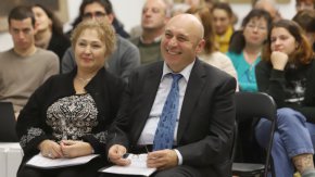 

Работила е и в Народния театър "Иван Вазов"