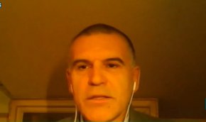 „За България е важно да заеме по-твърда външнополитическа позиция по повод конфликта в Украйна. Трябва много по-категорично да осъдим руската агресия и да подпомогнем с каквото можем Украйна. Тежката финансова и икономическа криза са далеч по-важни теми", отбеляза още Дянков.  
