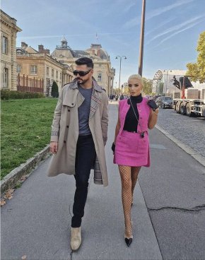 Специален гост на шоуто във френската столица е била и певицата Цветелина Янева, стана ясно от публикациите й в Инстаграм, в компанията на своят стилист Добромир Киряков