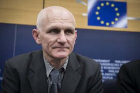 Беларуският активист Алес Беляцки се вижда на тази снимка от 21 юни 2014 г. (Wiktor Dabkowski/dpa/AP)