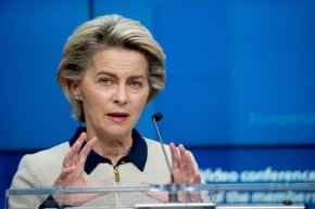 
Беларуският опозиционен политик Светлана Циханоуска, която беше принудена да емигрира в Литва, след като се изправи срещу силния лидер и съюзник на Путин Александър Лукашенко на изборите през август 2020 г. , които международната общност осъди като несвободни и несправедливи, също отправи поздравления към Беляцки.
