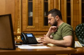 Украинският министър на отбраната Олексий Резников съобщи, че в Украйна са пристигнали още четири системи за залпов огън HIMARS и се очакват допълнителни американски зенитни комплекси "Насамс".

 