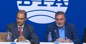 "Тази година стартираме кампанията за ваксинация и превенция навреме. Антигрипните ваксини вече са налични и имаме  готовност да внесем още при необходимост", категоричен е доцент Кунчев.

 