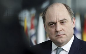 
Нашето мнение е, че ако Русия използва ядрено оръжие, това ще има тежки последици за нея", обясни министърът на отбраната.