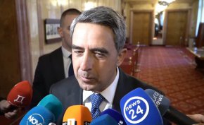 До последния момент ще се надяваме, че ще се намери формула за работещо правителство. Това ще стане само, когато има диалог и се търсят решения, добави Плевнелиев.