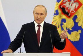 .

Съгласно действащото руско законодателство, президентът е длъжен незабавно да уведоми Съвета на федерацията и Държавната дума за въведеното военно положение. 