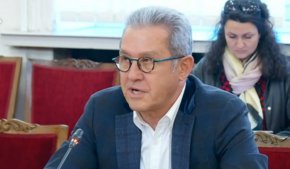 
След срещата двете страни отново направиха коментар.
