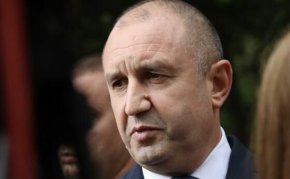 "Ако имахме самолетите нямаме ги, ако имахме корабите нямаме ги, бойните машини за пехотата, ако имахме новите разузнавателни и безпилотни системи можеше да мислим по друг начин, но в момента нищо от това няма", избори държавният глава.

