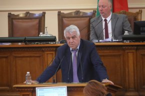 По думите на социалиста това не е политическо решение, а икономическо