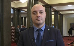 Има три изключително важни приоритета, заради които бихме подкрепили мандат. 