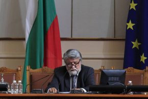 
Продължаваме промяната (ПП) вече не иска оставката на Вежди Рашидов като шеф на НС стана ясно от думите на зам.-председателя на парламента от Промяната Никола Минчев пред bTV.