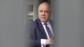 Сасин заяви, че "историческото" споразумение ще укрепи енергийната сигурност на страната, която понастоящем е изправена пред сериозен недостиг на въглища, отчасти причинен от санкциите върху вноса на руски въглища.