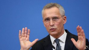 Генералният секретар на НАТО Йенс Столтенберг ще посети Турция в периода 3-5 ноември и ще обсъди въпросите за разширяването на алианса, съобщи турското министерство на външните работи