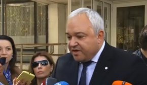 Най-фрапантни нарушения са допуснати от служители на „Гранична полиция”, подчерта министърът.