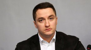 Нинова махна Божанков от правната комисия