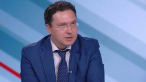 Припомняме, че ден по-рано лидерът на ГЕРБ заяви, че разчита за кабинет на „системните партии” в НС.