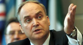 
"Ние, дипломатите, особено тези, които работим във Вашингтон, бихме искали да видим различни отношения между Русия и САЩ. Отношения, които могат да бъдат изградени на основата на зачитане на националните интереси и равнопоставеност", добави Антонов. 